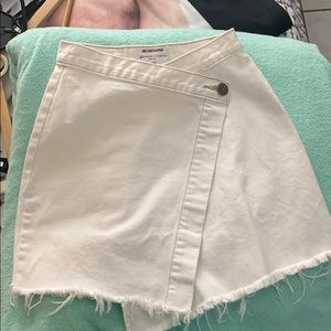 Gorgeous white wrap around one teaspoon skirt